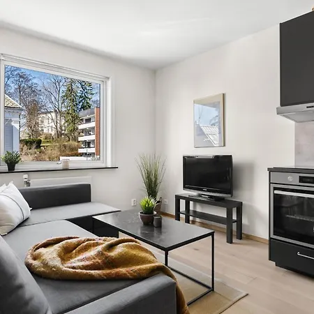 Super In A Luxurious Neighborhood - 5 Pax Apartment